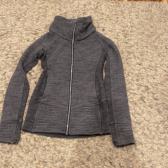Lululemon Radiant Jacket II
Heathered Core Dark Grey size 2 - Picture 4 of 9